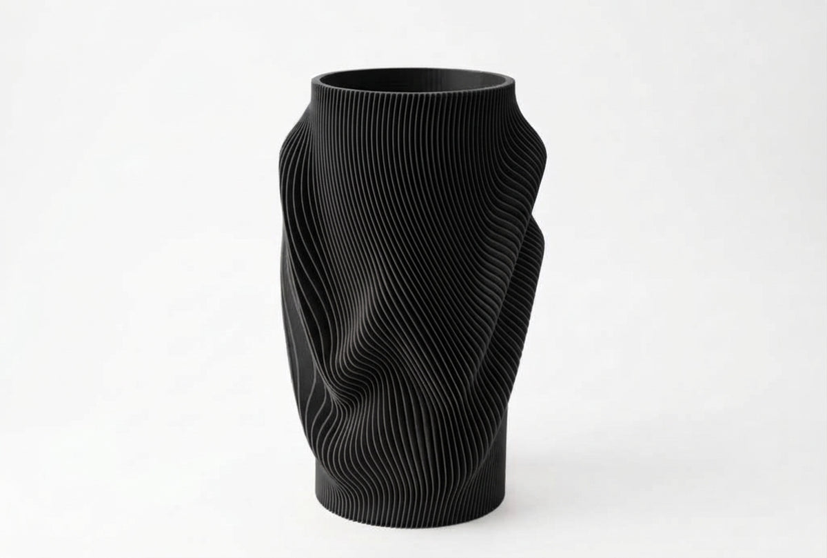 Terra Crest vase, Black