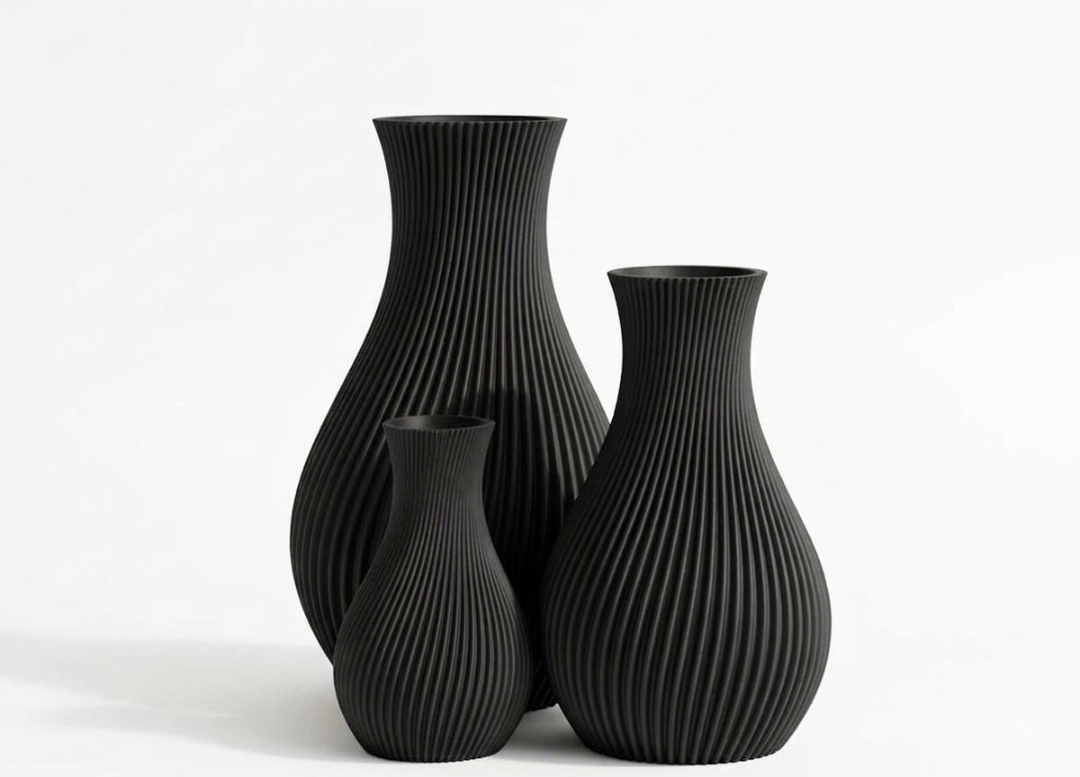Terra Reed vases in three sizes, Black